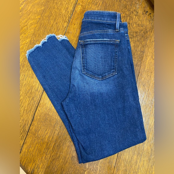 LOFT High Rise Dark Blue Jeans stylish frayed hem. Excellent Condition size 4/27 - Picture 6 of 6